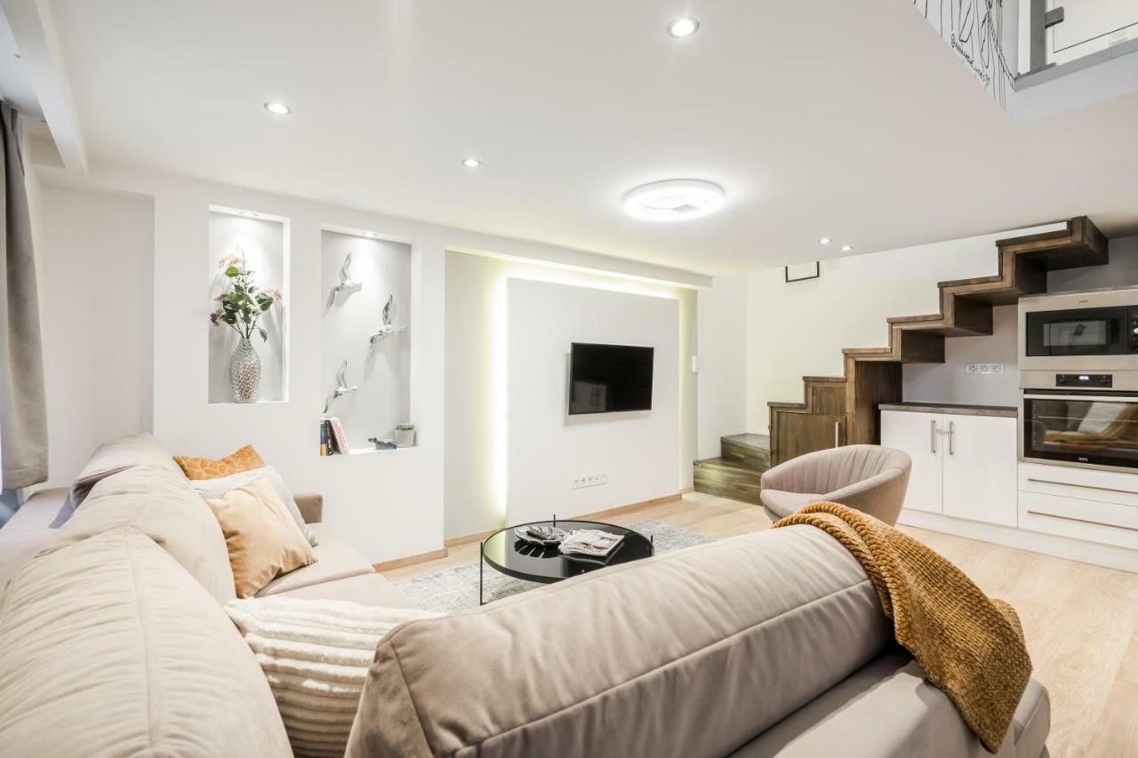 Bpr Luxurious & Stylish Duplex